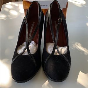 Elegant Black Strapped leather wedges